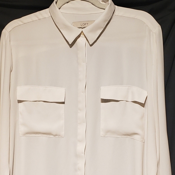 Loft 100% polyester button down blouse. - Picture 4 of 9